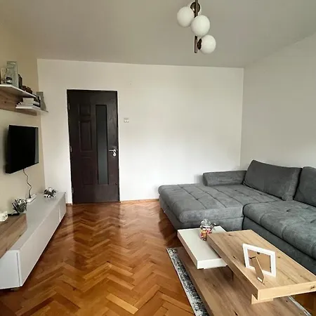 Hillside Near Center * 布拉索夫