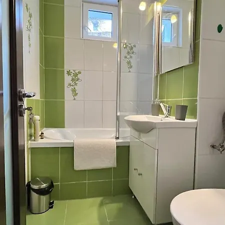 Apartamento Hillside Near Center *