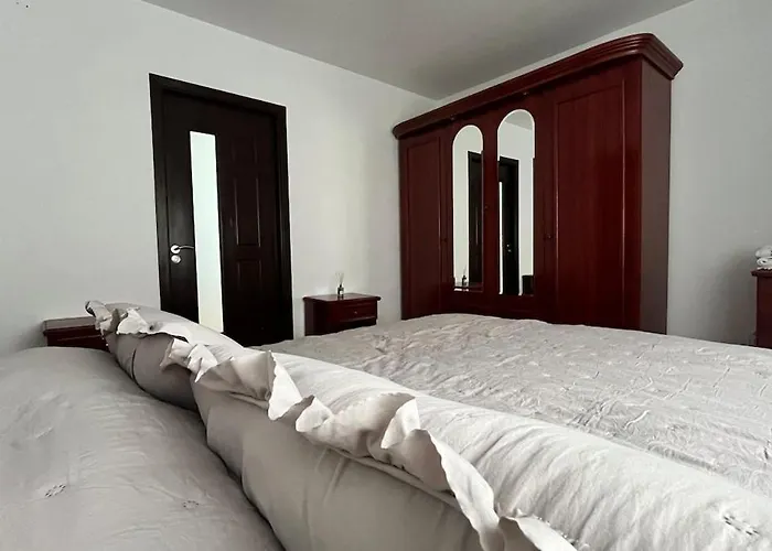 Hillside Near Center Braşov